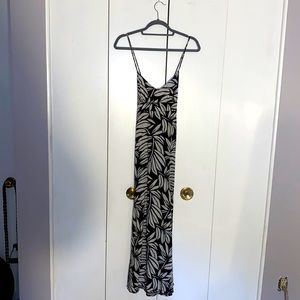 Size 6 Ann Taylor loft black/white maxi dress